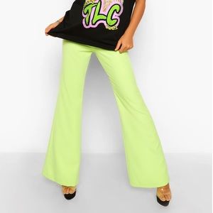Green wide-legged trousers
